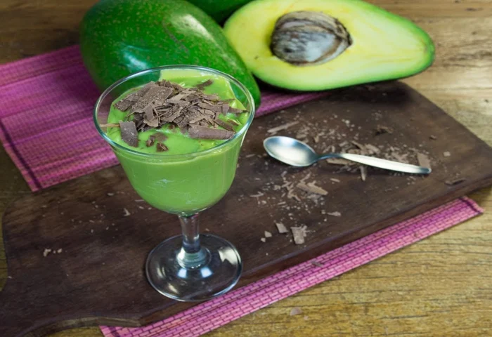 Mousse de Abacate com raspas de Chocolate
