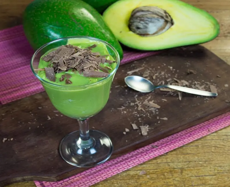Mousse de Abacate com raspas de Chocolate