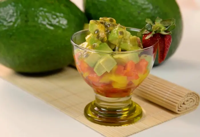 Salada de frutas com Abacate