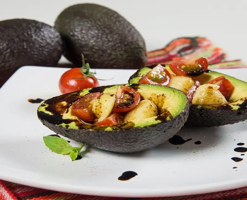 Abacate Caprese