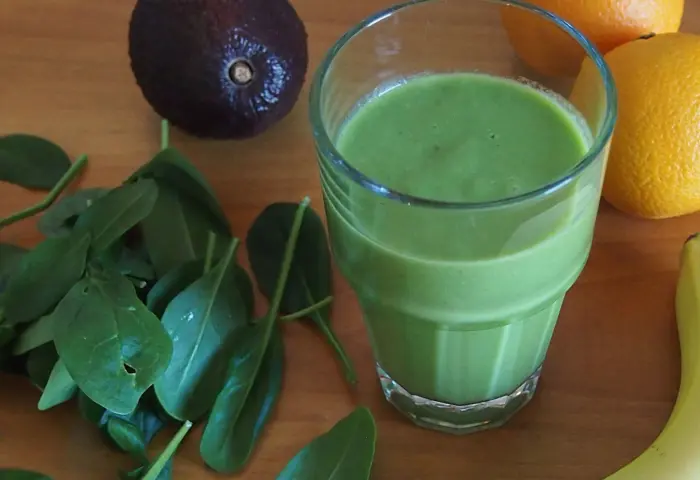 Smoothie Vegano de Abacate com Banana