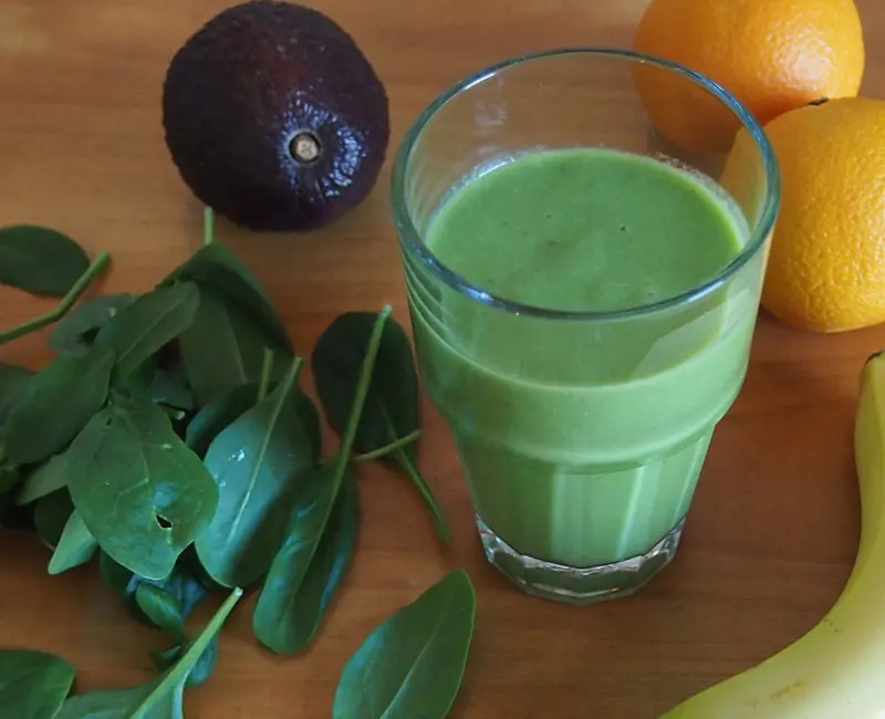 Smoothie Vegano de Abacate com Banana